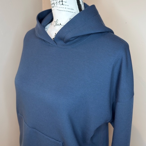 Vineyard Vines Women’s Dreamcloth® Hoodie Sweatshirt in Navy, Size SMALL - Picture 5 of 14